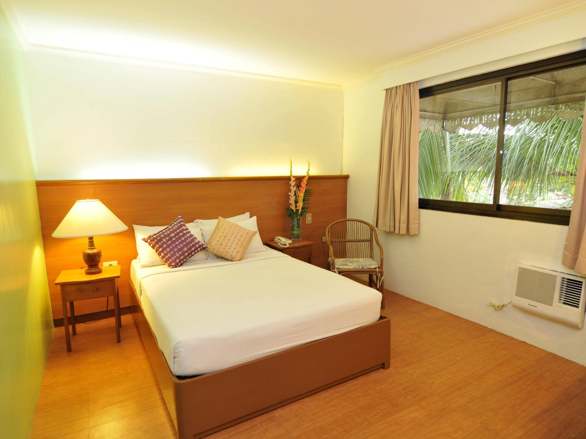 La Parilla Hotel Cabanatuan City Εξωτερικό φωτογραφία